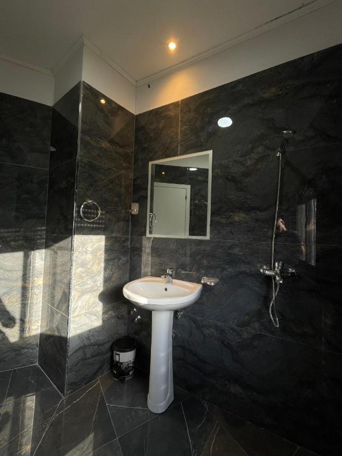 Stone City Apartament Apartment จีโรคาสเตอร์ ภายนอก รูปภาพ